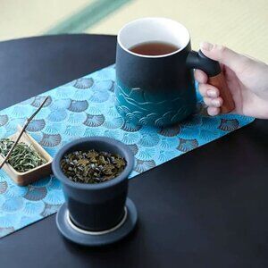 New Mountains and Water Stoneware tea cup with infuser and lid